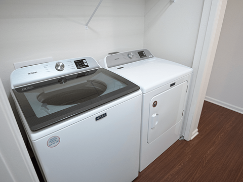 Apartment with in-unit washer and drying in spring lake, mi