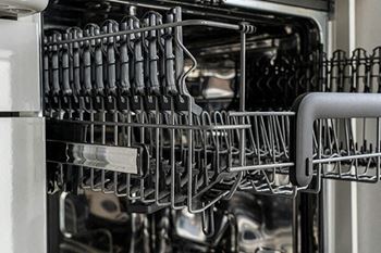 dishwasher amenity at wake robin apartments