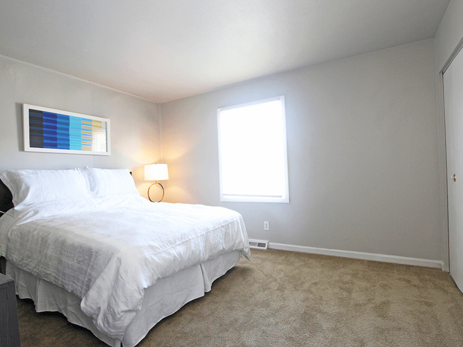 bedroom at Williamsburg Way Apartments