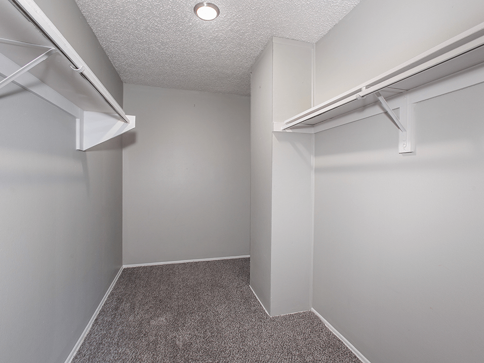 Spacious walk-in closets available in wichita, ks apartment
