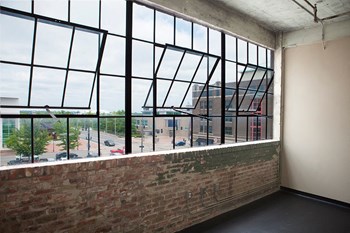 large windows in Little Rock AR apartments - Photo Gallery 2