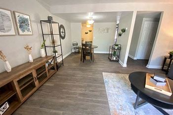 apartment amenity faux wood flooring at arcadia grove apartments