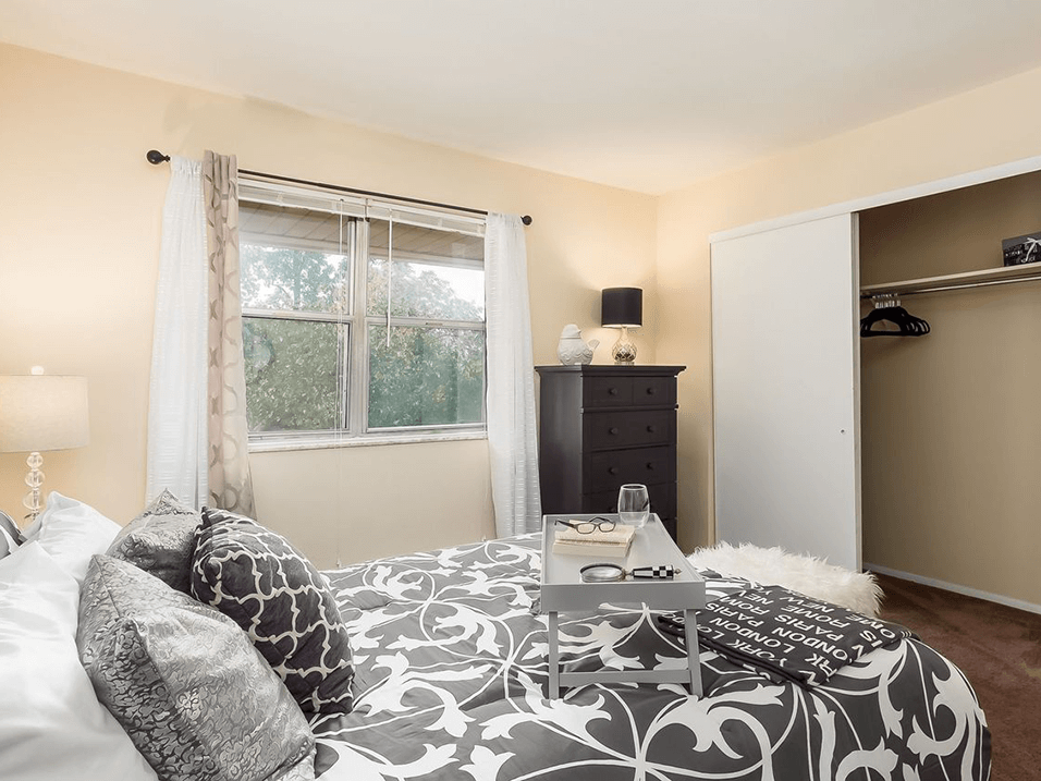 large closets in Fairborn, OH apartments