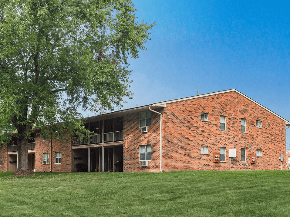 Exterior of Avalon Place Apartments
