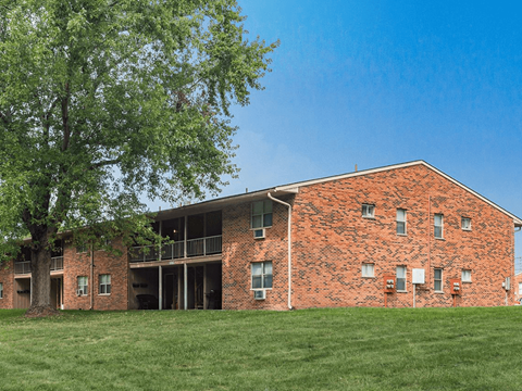 Exterior of Avalon Place Apartments