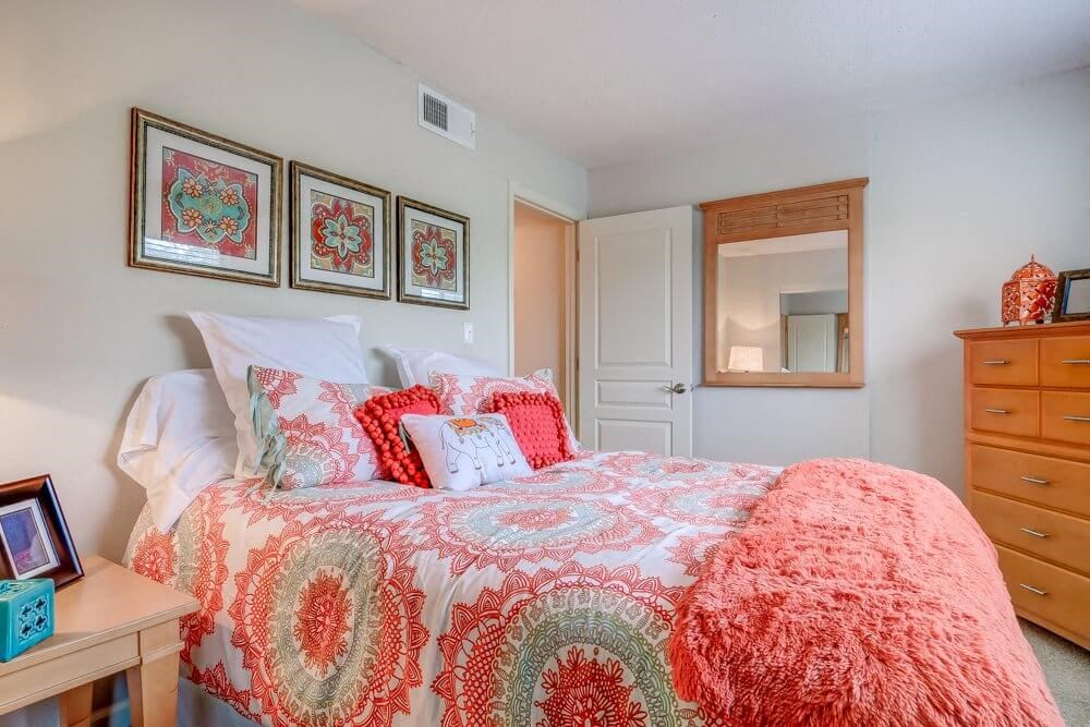 Canyon Creek Apartments in St Louis