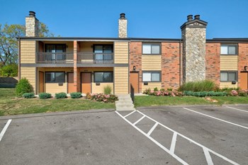 Canyon Creek Apartments in St. Louis - Photo Gallery 16