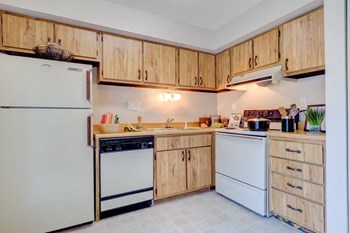 Canyon Creek Apartments Kitchen - Photo Gallery 4