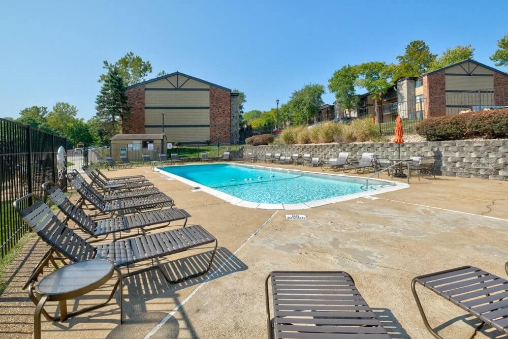 Canyon Creek Apartments - Swimming Pool