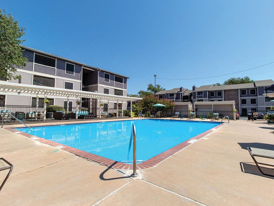 swimming pool at Timber Ridge apartments