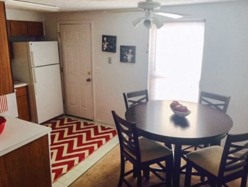 Columbus OH apartments with dining area - Photo Gallery 5