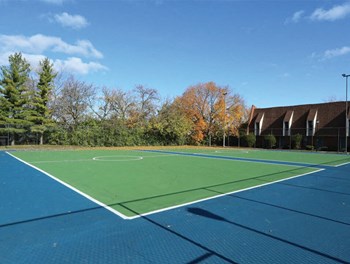 tennis court at Columbus Oh apts - Photo Gallery 2
