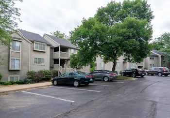 The Retreat At Woodlands Apartments 510 E 101st Street Kansas City Mo Rentcafe