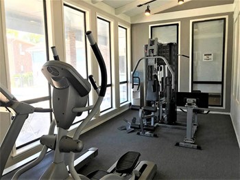 fitness center at Willowpark apartments - Photo Gallery 5