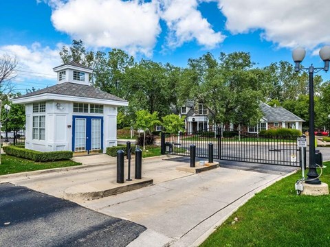 gated apartments in Madison Heights MI