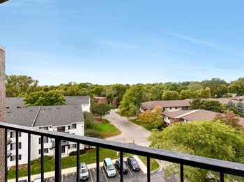 apartments in Madison WI with balcony - Photo Gallery 3