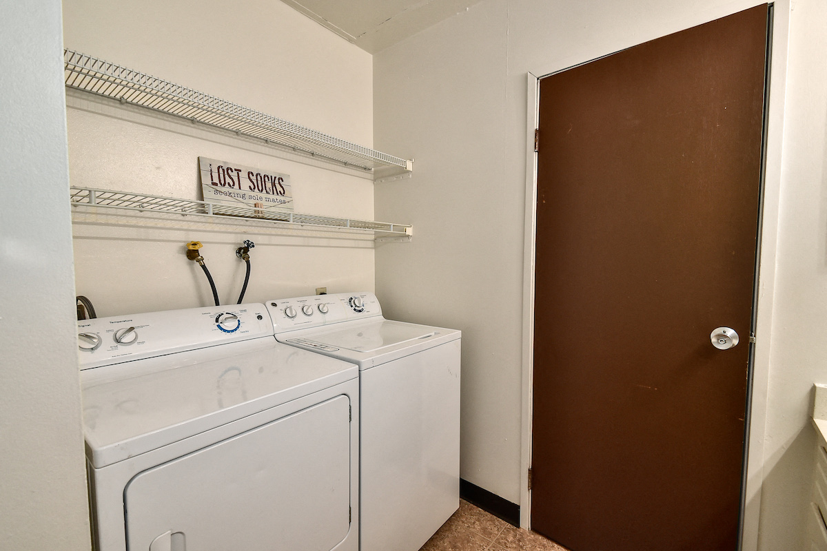 Apartment with Washer/Dryer in North Milwaukee