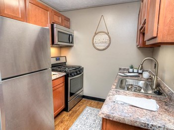 apartment kitchen in Lakecrest Apartments - Photo Gallery 3