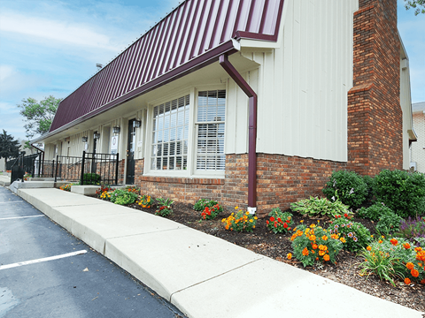 Beautiful landscaping at addison place apartments