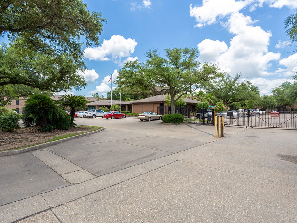 off street parking available at acadian point apartments