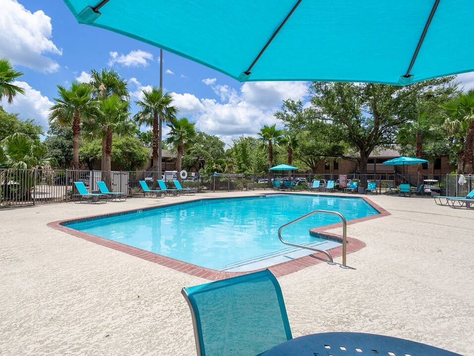 beautiful pool at apartments in lafayette, la