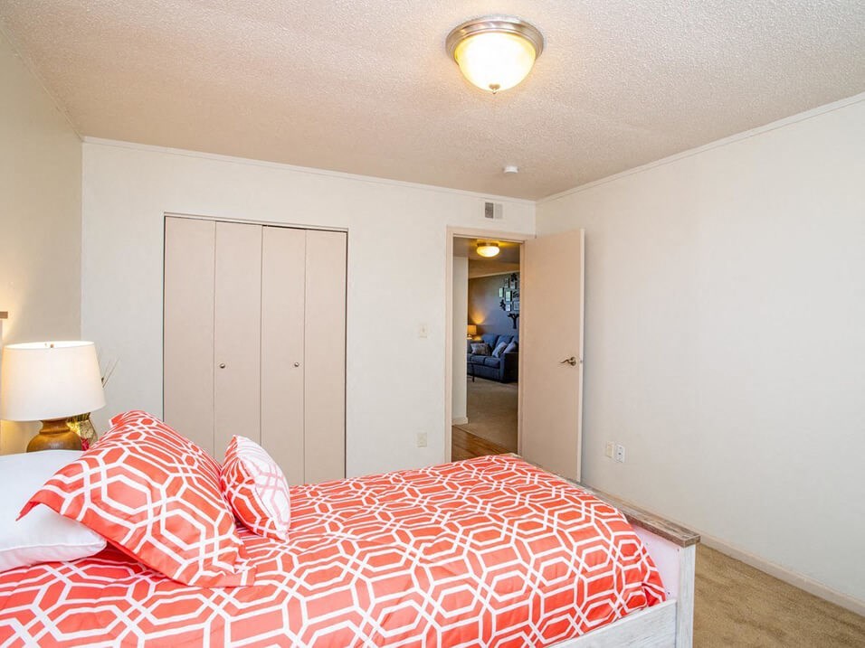 two bedroom apt in Bloomington IL