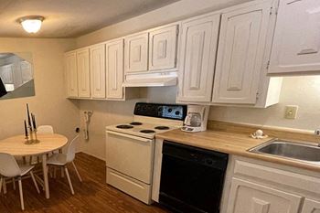 furnished kitchens at breckenridge apartments