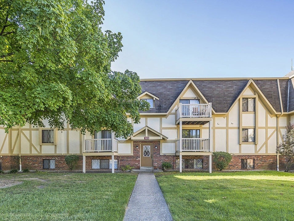 Beautiful exterior of aparments in middletown ohio at bavarian woods