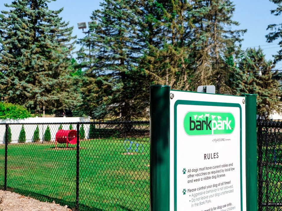 Grand Rapids apartments with fenced in dog park