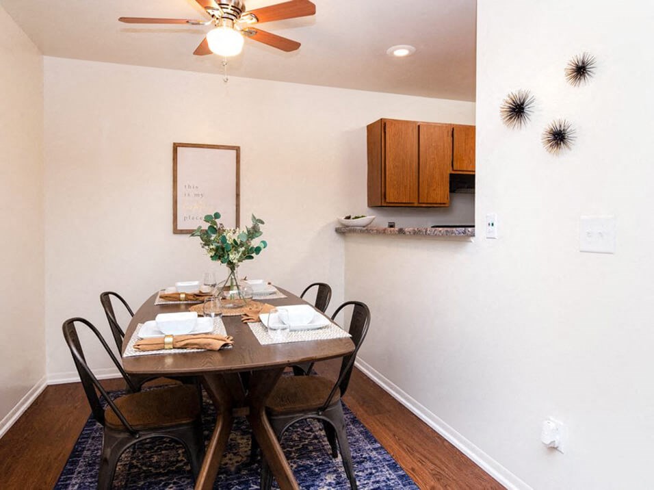 dining area at Forest Pointe Apartments