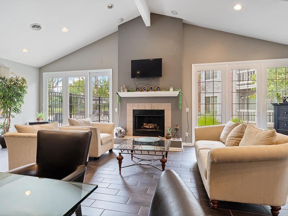 clubhouse at Country Club Apartments