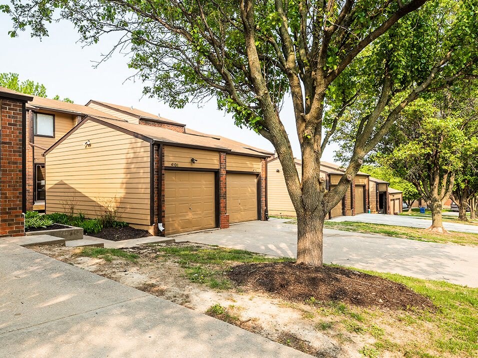 apartments with garages