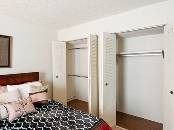 Apartment with Big Closet - Photo Gallery 5