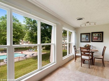 dining area in apartment - Photo Gallery 2