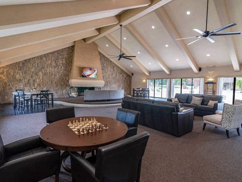 clubhouse at Fox Hill Glens apt