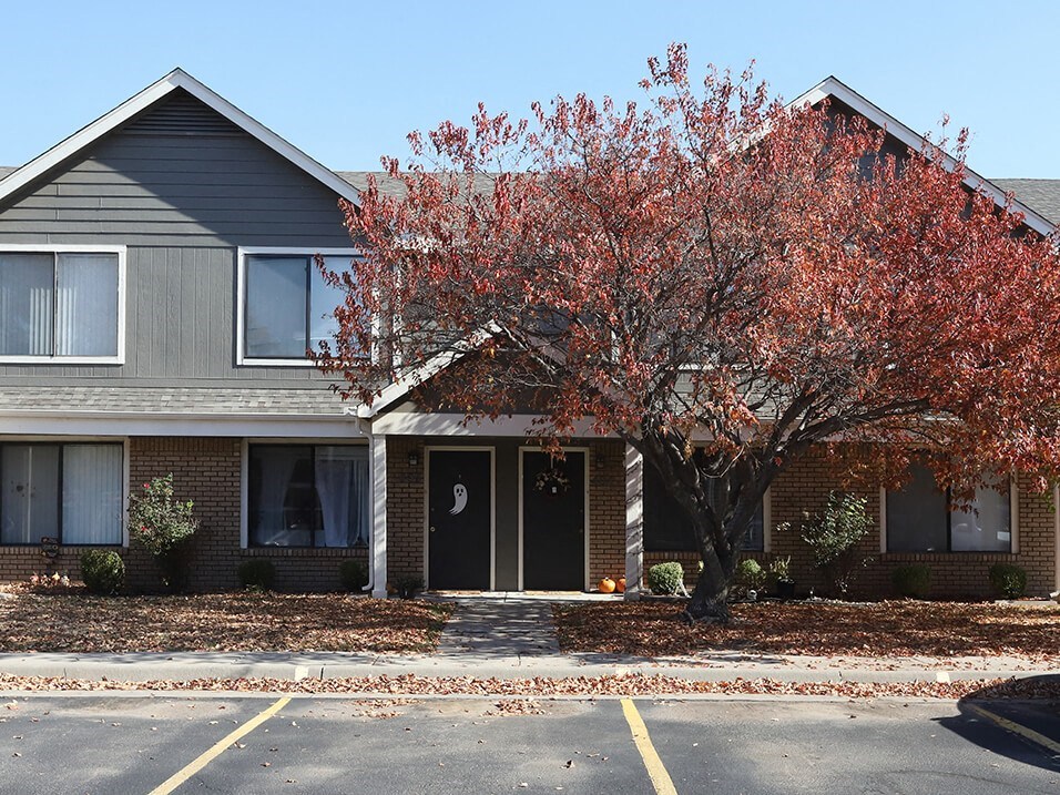 off-street parking at cross creek apartments and townhomes