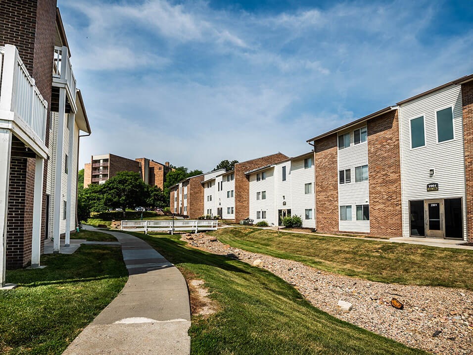 landscaping at apartment buildings