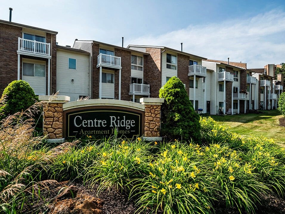 Centre Ridge Apartments welcome sign