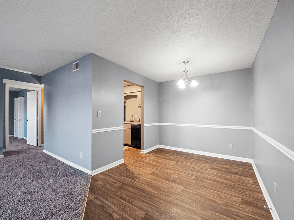 dining area at Olde Towne Village