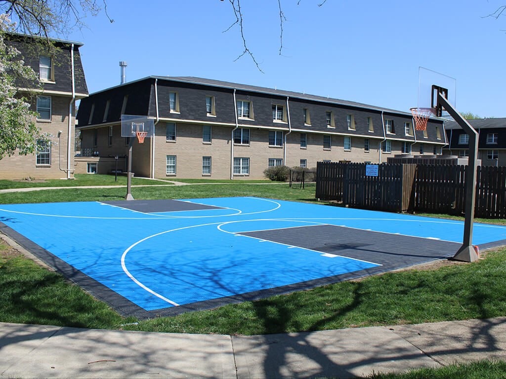 Apartment community with basketball court