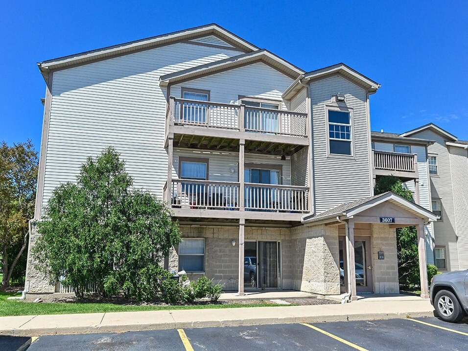 apartments with off street parking