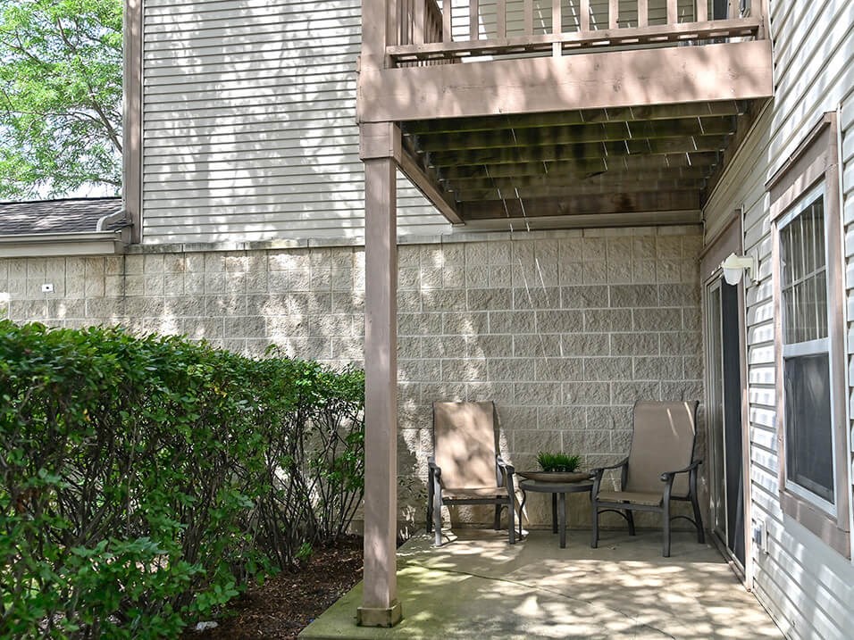 Apartments with Private Patio or Balcony