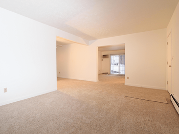 Spacious Living Room in apartment - Photo Gallery 5