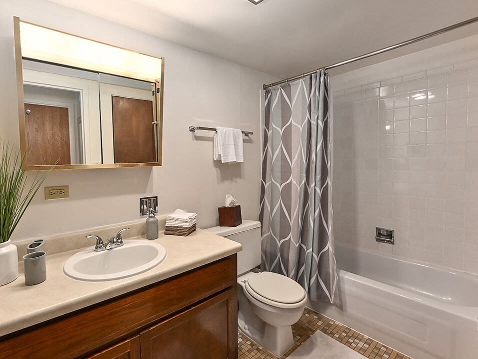 apartment bathroom with tub