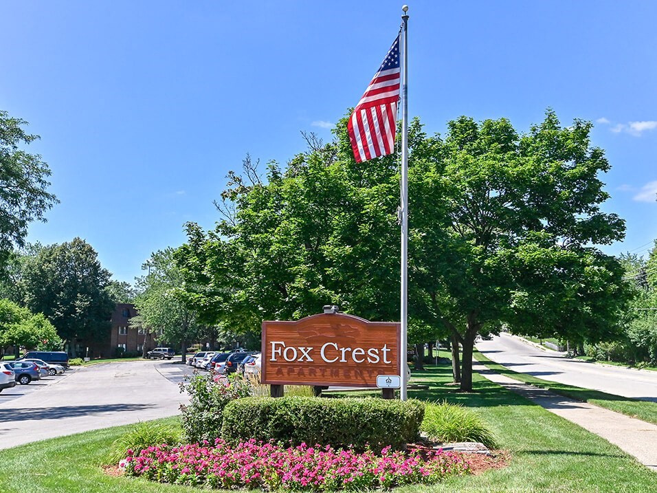 Fox Crest Apartments welcome sign