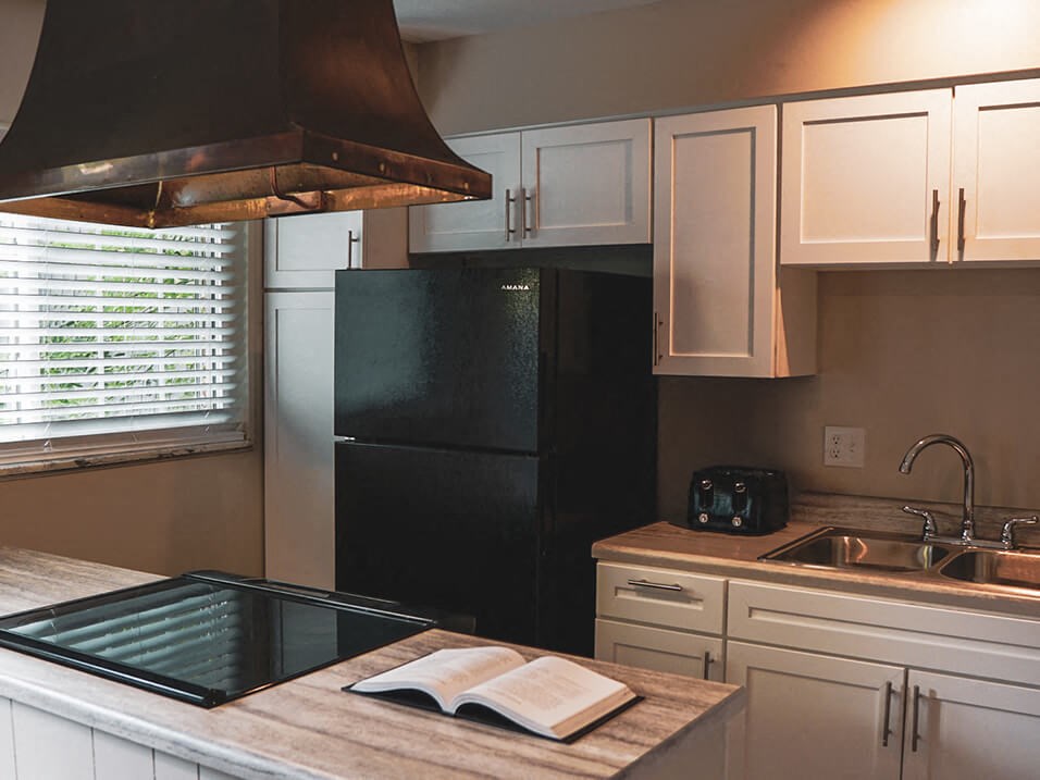 kettering apartments with kitchen island