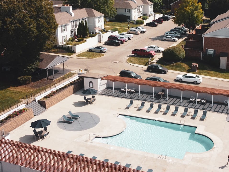 swimming pool at Georgetown of Kettering Apartments