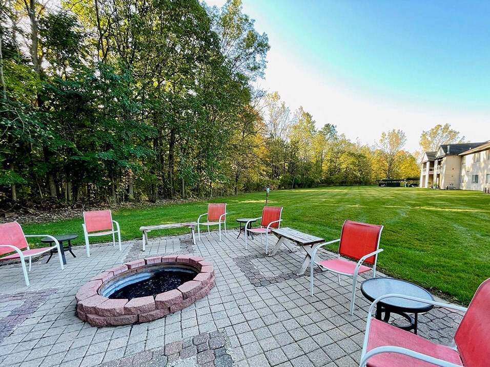community firepit at huntington glen apartments