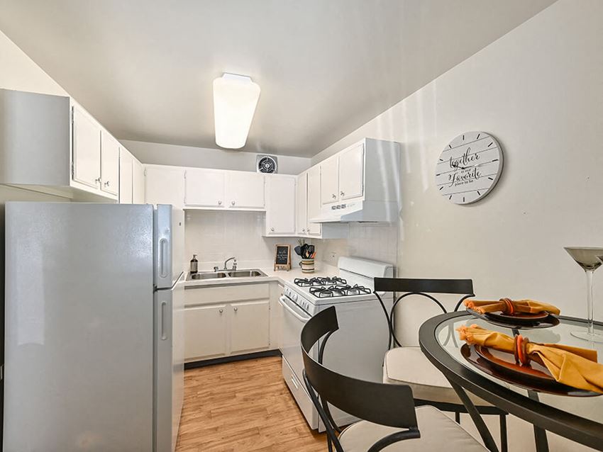 apartment kitchen with appliances - Photo Gallery