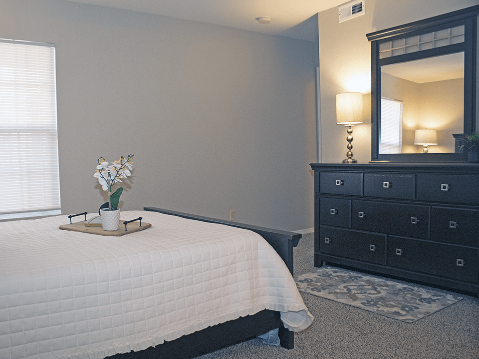 spacious bedroom in Oakville, MO